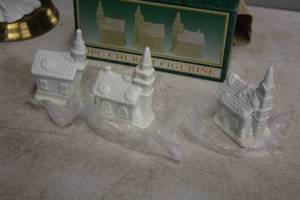 lot 1135 image: Jade Collection Church Figurine Set 3-piece