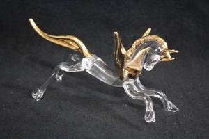 lot 1130 image: PegasusUnicorn theme CrystalGold Figurine