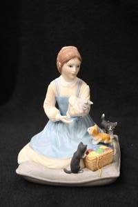 lot 1146 image: Sculpture - Beth from Little Women by Tasha Tudor Limited Edition from Franklin Porcelain (Fine Porcelain) with Certificate of Authenticity