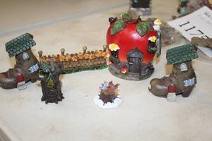 lot 1174 image: Lot of (6) Assorted Fairy Garden Dcor and Accessories