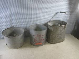 lot 25 image: (A-4T) 3 Vintage Galvanized Buckets...