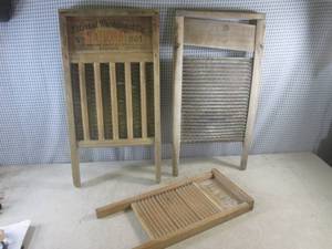 lot 26 image: (C-1) 3 Vintage Wash Boards...