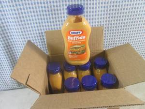 lot 314 image: (B-2) 8 Bottles of Kraft Buffalo St...