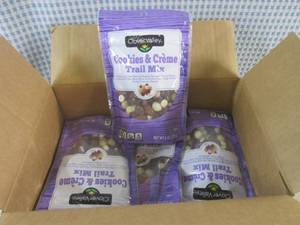 lot 337 image: (B-4) 6 Bags of Cookies & Creme Tra...