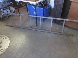 lot 72 image: (BR1) Vintage Wood Ladder 81 Long ...