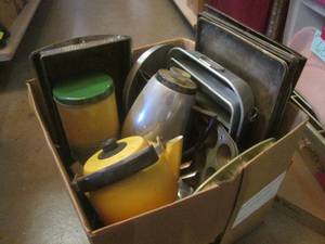 lot 123 image: (G-1) Large Box Full of Assorted Vi...