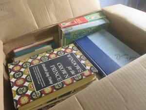 lot 129 image: (EW7) Box Full of Vintage Books...