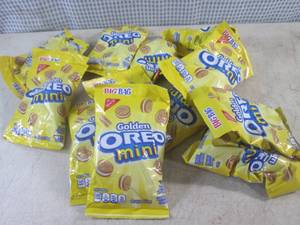 lot 373 image: (B-2) 12 Bags of Golden Oreo Mini C...
