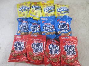 lot 378 image: (B-1) 12 Bags of Assorted Mini Cook...
