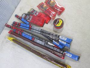 lot 390 image: (EC2) 12 Assorted Jack Links Snacks...
