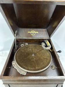 lot 5 image: Vintage C. 1920s Columbia Viva-Tonal Grafonola No.119a