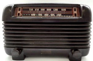 lot 88 image: 1940s Philco Transitone Brown Bakelite Radio Model # 26-250