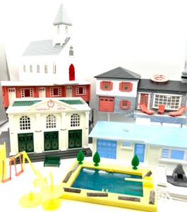 lot 93 image: 5-PLASTICVILLE Buildings, Playground, Pool wAccessories & Misc Pieces