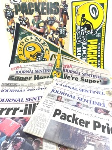 lot 94 image: GREEN BAY PACKERS Super Bowl Lot - 1996 XXXI Champions vs. Patriots Poster, Signs, Newspapers, Mug