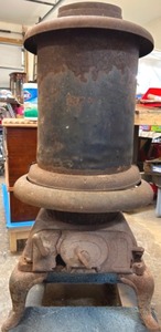 lot 50A image: Vintage BANNER GARLAND Pot Bellied Wood Stove