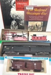 lot 225 image: HO SCALE TRAIN Cars & 2 Hardcover Books