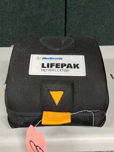 lot 30 image: WOW MSRP $2500 Medtronic LIFEPAK CR Plus AED Emergency Defibrillator W2025 Pads -Fully Automatic AHA Voice Prompt With both voice and graphic prompts - Great Working Condition