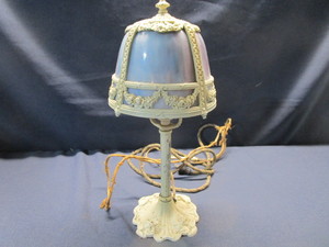 lot 2 image: Vintage Slag Glass Dresser Lamp