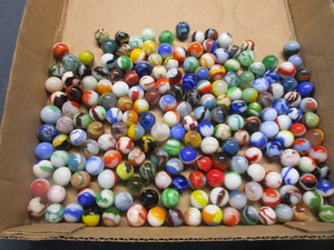 lot 3 image: Vintage Marbles