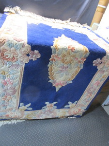 lot 10 image: Wool Area Rug