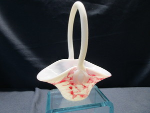 lot 19 image: Unique Glass Basket