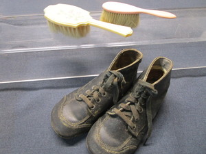 lot 25 image: Red Goose Shoes, Baby Brushes