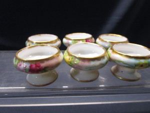 lot 27 image: Salt Cellars