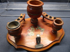 lot 44 image: Vintage Smoking Set