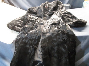 lot 49 image: Antique Fur Coat