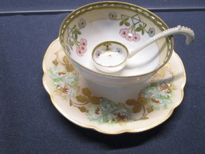 lot 65 image: Hand Painted Mayo & Plate with Gold