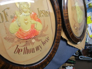 lot 68 image: Oval Domed Glass Religious