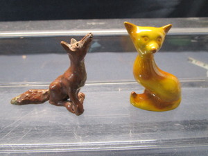 lot 72 image: Blue Mtn Pottery Fox & Pal