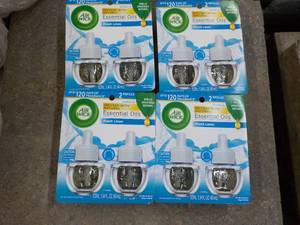 4 x 2 packs Air Wick Essential Oils...