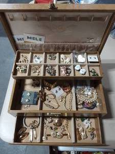 Mele Jewelry Chest With Key & Contents12x8x15