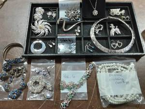 Lot Of Better Fashion Jewelry (Weiss, Pakula, Har)