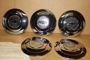 lot 2Y image: 1930 Chevrolet Coupe Etc. Parts...OEM Re-Chromed Hub Caps wOne for the Spare Tire