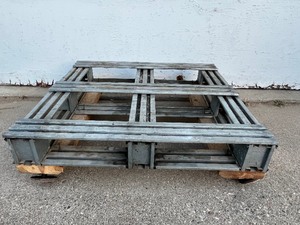 lot 7D image: Aluminum Wood Dolly