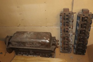 lot 2P image: 1930 Chevrolet Coupe Cylinder Head 83-27322241930 Housing...