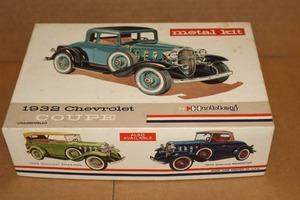 lot 2X image: 1932 Chevrolet Coupe Metal Model Toy Car