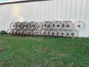Steel Wheel Fence - Over 80 Feet - 62 Wheels