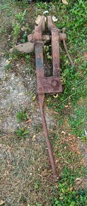 Vintage Long Vise