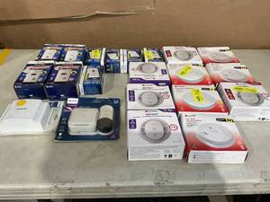 lot 304 image: LOT OF Smoke Alarms and Doorbell Kits