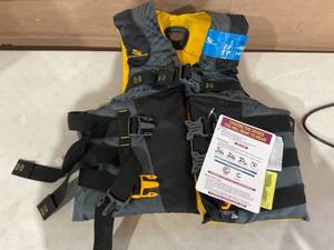 lot 349 image: LargeXL Stearns Infinity Series Life Jacket Adult