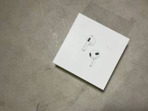 lot 32 image: Air Pods (3rd Generation)
