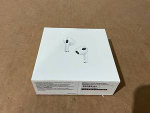 lot 4 image: Air Pods (3rd Generation)