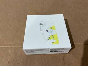 lot 5 image: Air Pods (3rd Generation)