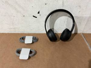 lot 642 image: Beats Solo 4 - Wireless Headphones- Matte Black