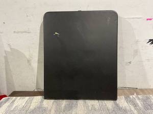 lot 101 image: Mainstays 6 Bi-Fold Plastic Folding Table