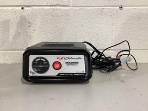 lot 450 image: Schumacher SC1282 10-Amp 12V Fully Automatic Battery Charger and Maintainer