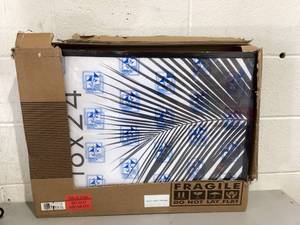 lot 459 image: 5PCS 18x24 Picture Frames